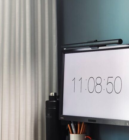 Tips for Creating a Relaxing Home Workspace to Boost Productivity